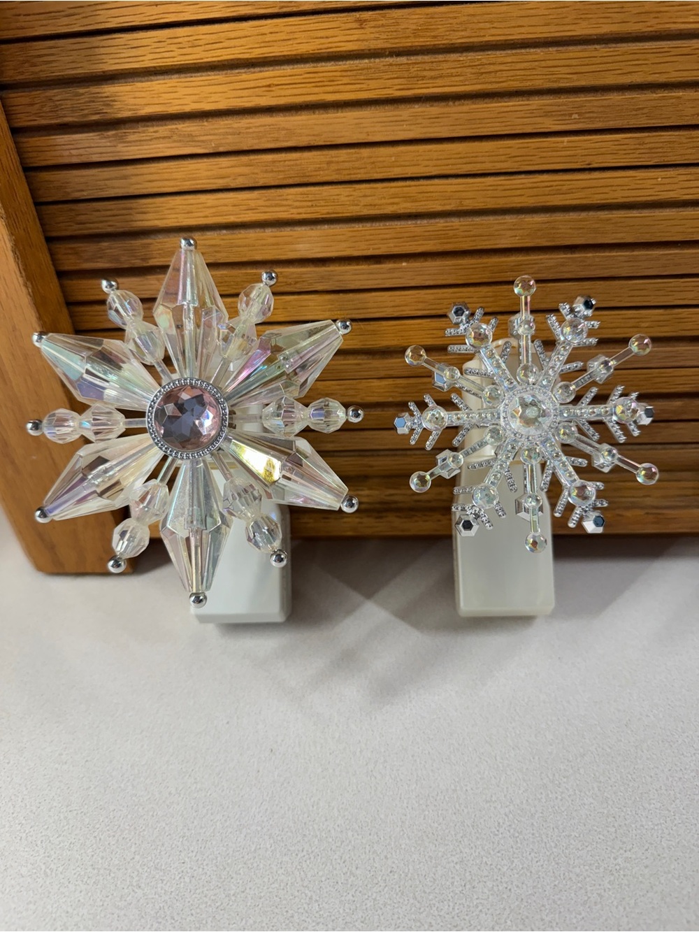 Bath & Body Works Iridescent Snowflake Clip-On Ornaments - Clear/White